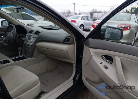 2010 Toyota Camry Le z USA, uszkodzony, nr VIN 4T1BF3EK6AU029284